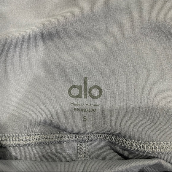 Alo Yoga Lavender Mesh Cutout Cropped Leggings - Picture 7 of 10